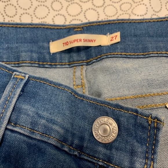 SKINNY LEVI’S - Picture 4 of 4